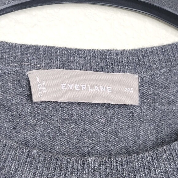 EVERLANE Cashmere Blend Gray Crewneck Sweater Women's Size XXS Long Sleeve Soft - Picture 2 of 9